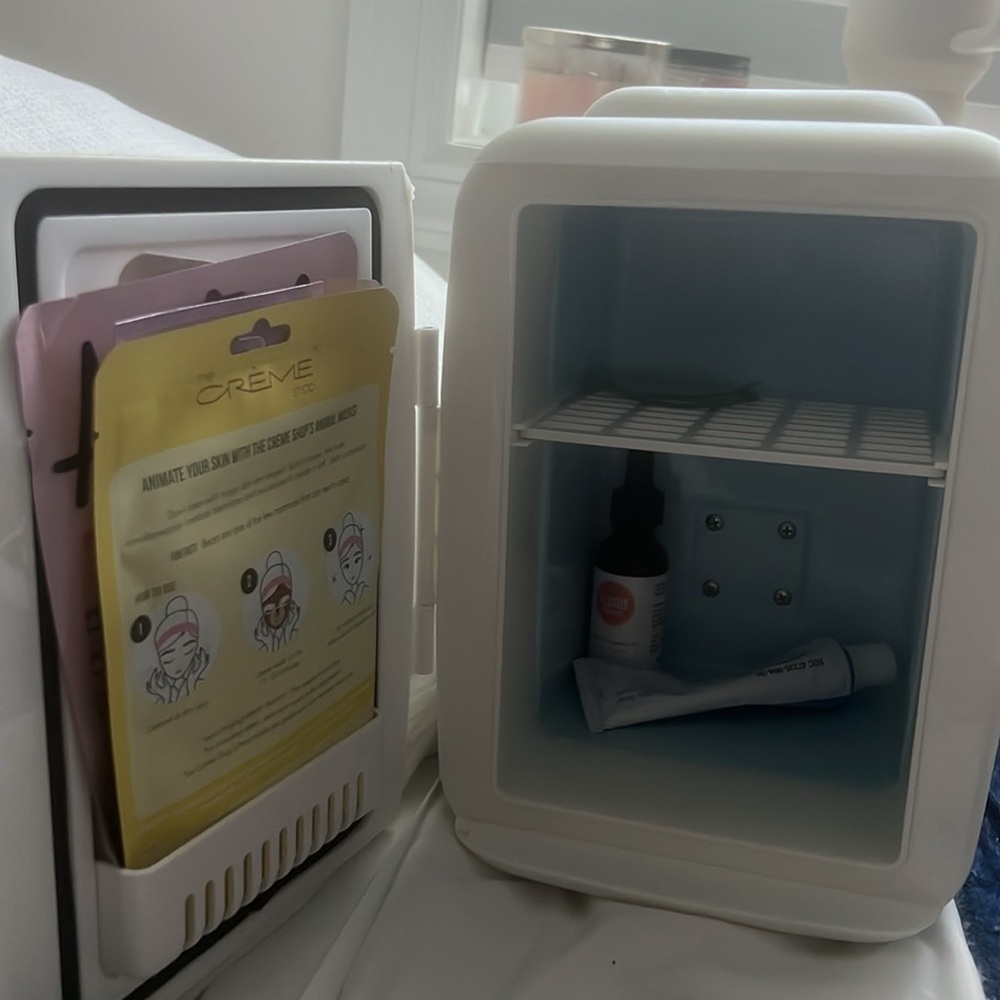 Cooluli mini fridge - Picture 3 of 5